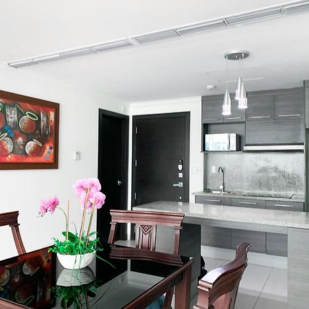 Lujoso Depa Con Vista A Todo Guayaquil! Apartman Kültér fotó